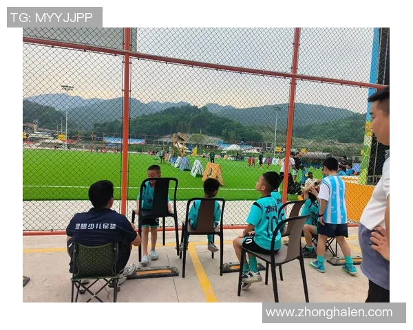 抖音最火足球球星男生揭秘他背后的训练秘笈与场上精彩表现